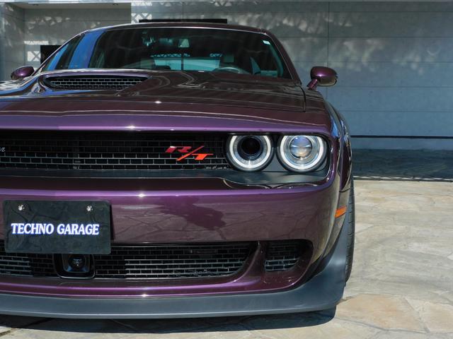 ダッジ・チャレンジャー Ｒ／Ｔスキャットパックワイドボディ　サンルーフ　ローダウン　キャルウイング可変バルブマフラー　プラスパッケージ　ドライバーコンビニエンスグループ　テクノロジーグループ　新車並行　オートチェック　ワンオーナー（8枚目）