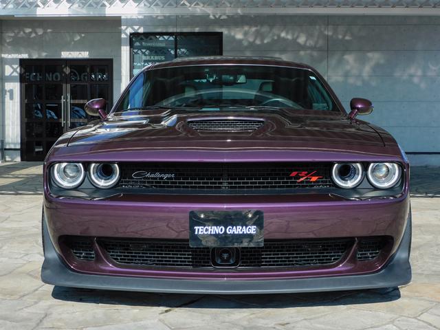 ダッジ・チャレンジャー Ｒ／Ｔスキャットパックワイドボディ　サンルーフ　ローダウン　キャルウイング可変バルブマフラー　プラスパッケージ　ドライバーコンビニエンスグループ　テクノロジーグループ　新車並行　オートチェック　ワンオーナー（22枚目）