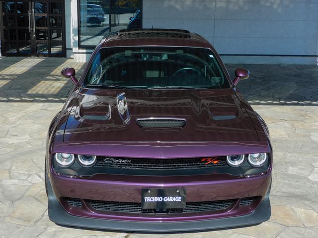 ダッジ・チャレンジャー Ｒ／Ｔスキャットパックワイドボディ　サンルーフ　ローダウン　キャルウイング可変バルブマフラー　プラスパッケージ　ドライバーコンビニエンスグループ　テクノロジーグループ　新車並行　オートチェック　ワンオーナー（33枚目）