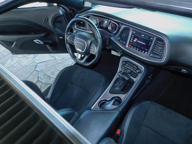 ダッジ・チャレンジャー Ｒ／Ｔスキャットパックワイドボディ　サンルーフ　ローダウン　キャルウイング可変バルブマフラー　プラスパッケージ　ドライバーコンビニエンスグループ　テクノロジーグループ　新車並行　オートチェック　ワンオーナー（36枚目）