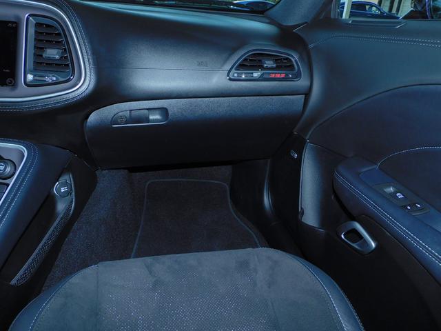 ダッジ・チャレンジャー Ｒ／Ｔスキャットパックワイドボディ　サンルーフ　ローダウン　キャルウイング可変バルブマフラー　プラスパッケージ　ドライバーコンビニエンスグループ　テクノロジーグループ　新車並行　オートチェック　ワンオーナー（67枚目）