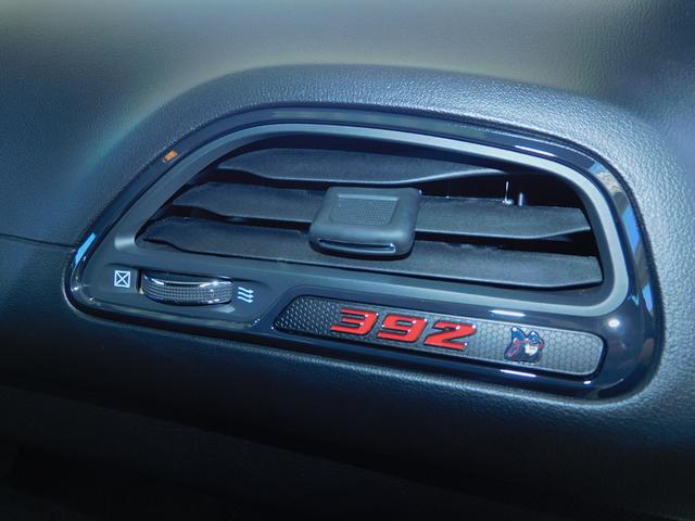 ダッジ・チャレンジャー Ｒ／Ｔスキャットパックワイドボディ　サンルーフ　ローダウン　キャルウイング可変バルブマフラー　プラスパッケージ　ドライバーコンビニエンスグループ　テクノロジーグループ　新車並行　オートチェック　ワンオーナー（68枚目）