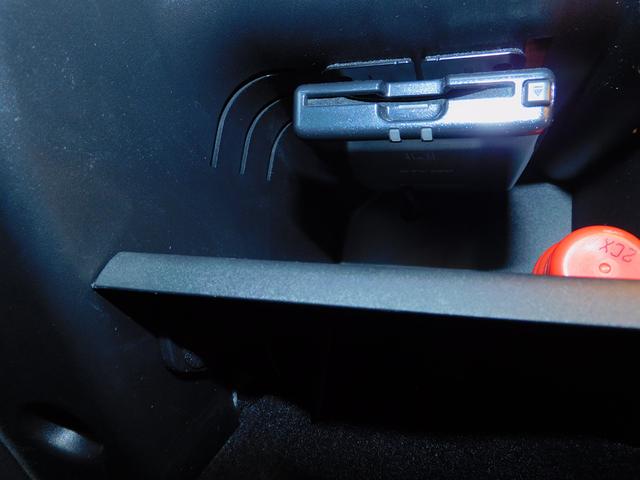 ダッジ・チャレンジャー Ｒ／Ｔスキャットパックワイドボディ　サンルーフ　ローダウン　キャルウイング可変バルブマフラー　プラスパッケージ　ドライバーコンビニエンスグループ　テクノロジーグループ　新車並行　オートチェック　ワンオーナー（69枚目）