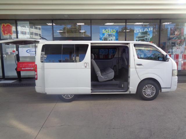 ハイエースバン ロングスーパーＧＬ　ＥＴＣ　オートライト　キーレス　リアクーラー　リアヒーター　両側スライドドア　イージークローザー　ＨＤＤナビ　フルセグＴＶ　ＣＤ　ＤＶＤ（7枚目）