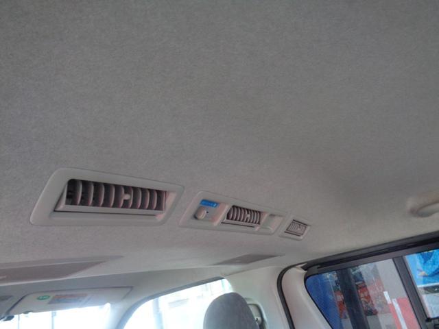 ハイエースバン ロングスーパーＧＬ　ＥＴＣ　オートライト　キーレス　リアクーラー　リアヒーター　両側スライドドア　イージークローザー　ＨＤＤナビ　フルセグＴＶ　ＣＤ　ＤＶＤ（17枚目）