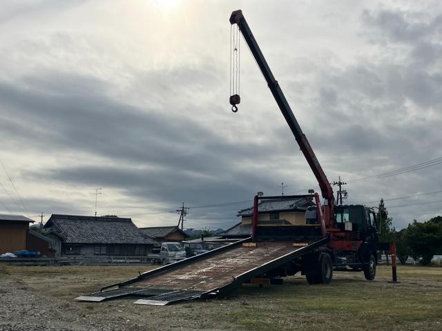 フォワード クレーン付キャリアカー 3段クレーン積載車 最大積載量1800kg 6速マニュアル ユニック角足差し違いアウトリガー ETC 荷台内寸580cmX215cm ETC ハーフシェイドガラス(2枚目)