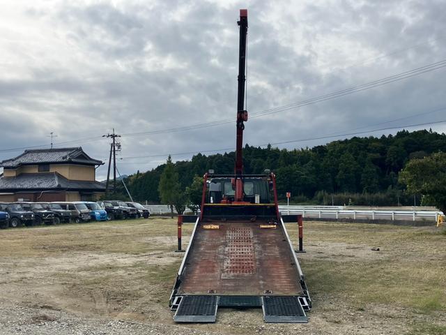 フォワード クレーン付キャリアカー 3段クレーン積載車 最大積載量1800kg 6速マニュアル ユニック角足差し違いアウトリガー ETC 荷台内寸580cmX215cm ETC ハーフシェイドガラス(6枚目)