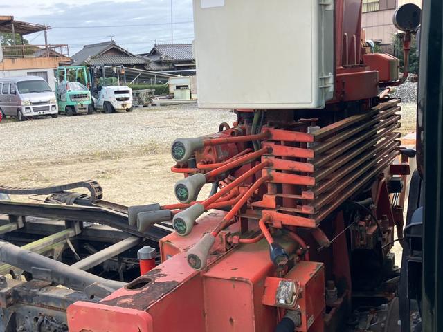 フォワード クレーン付キャリアカー 3段クレーン積載車 最大積載量1800kg 6速マニュアル ユニック角足差し違いアウトリガー ETC 荷台内寸580cmX215cm ETC ハーフシェイドガラス(14枚目)
