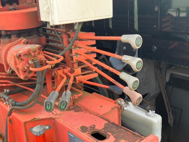 フォワード クレーン付キャリアカー 3段クレーン積載車 最大積載量1800kg 6速マニュアル ユニック角足差し違いアウトリガー ETC 荷台内寸580cmX215cm ETC ハーフシェイドガラス(15枚目)