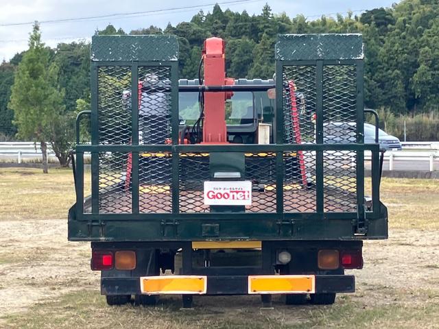 フォワード クレーン付キャリアカー 3段クレーン積載車 最大積載量1800kg 6速マニュアル ユニック角足差し違いアウトリガー ETC 荷台内寸580cmX215cm ETC ハーフシェイドガラス(22枚目)