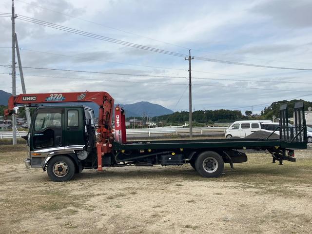 フォワード クレーン付キャリアカー 3段クレーン積載車 最大積載量1800kg 6速マニュアル ユニック角足差し違いアウトリガー ETC 荷台内寸580cmX215cm ETC ハーフシェイドガラス(26枚目)