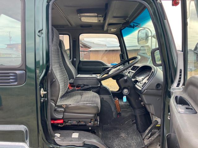 フォワード クレーン付キャリアカー 3段クレーン積載車 最大積載量1800kg 6速マニュアル ユニック角足差し違いアウトリガー ETC 荷台内寸580cmX215cm ETC ハーフシェイドガラス(53枚目)