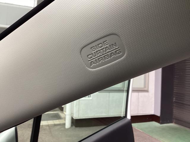フリード e:HEVクロスター 当店展示車 新車未登録 ブラックエンブレム ボディーサイドモール べルリナブラックフロントグリル マルチビューカメラ アダプティブドライビングビーム 後退出庫サポート付き 専用15インチアルミホイール(23枚目)