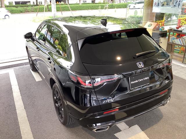 ＺＲ－Ｖ ｅ：ＨＥＶ　Ｚ特別仕様車ブラックスタイル　当店試乗車　ご来店前は必ず車両有無のご確認お願い致します。Ｅ－ＨＥＶ　Ｚ　特別仕様車ブラックスタイル　ホンダコネクトディスプレー＋ＥＴＣ２．０　マルチビューカメラ　前後ドラレコ　１８インチアルミ（6枚目）