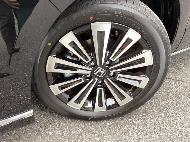 ステップワゴン e:HEVスパーダ プレミアムライン 当店試乗車 11.4ホンダコネクトナビ ETC 10.1インチリア席モニター ボディーコーティング施錠済み マルチビューカメラ シートヒーター トリプルゾーンエアコン 全列USB スエード調表皮(8枚目)