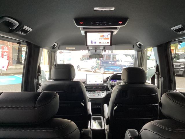 ステップワゴン e:HEVスパーダ プレミアムライン 当店試乗車 11.4ホンダコネクトナビ ETC 10.1インチリア席モニター ボディーコーティング施錠済み マルチビューカメラ シートヒーター トリプルゾーンエアコン 全列USB スエード調表皮(37枚目)