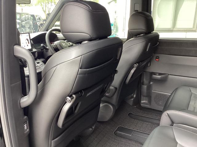 ステップワゴン e:HEVスパーダ プレミアムライン 当店試乗車 11.4ホンダコネクトナビ ETC 10.1インチリア席モニター ボディーコーティング施錠済み マルチビューカメラ シートヒーター トリプルゾーンエアコン 全列USB スエード調表皮(40枚目)