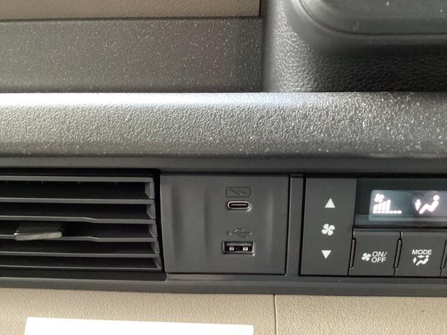 N-BOXジョイ ターボ 当店試乗車 2トーンカラー 8インチホンダコネクトナビ ブラックエンブレム イエローLEDフォグライト フルLEDヘッドライト シートヒーター 両側パワースライドドア 撥水ファブリック オートリトラ(12枚目)