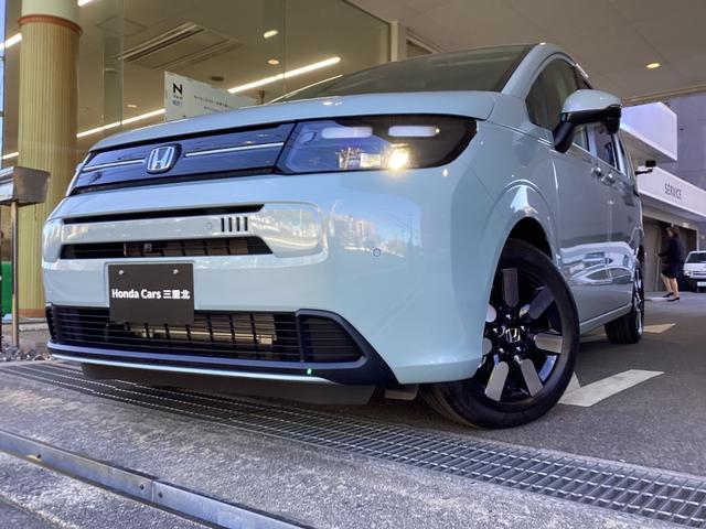 フリード エアー　ＥＸ　当店展示車　新車未登録　６人乗り　９インチホンダコネクトナビ　マルチビューカメラ　アダクティブドライビングビーム　後退出庫サポート　ブラインドスポットインフォメーション　シートヒーター　リアクーラー（2枚目）