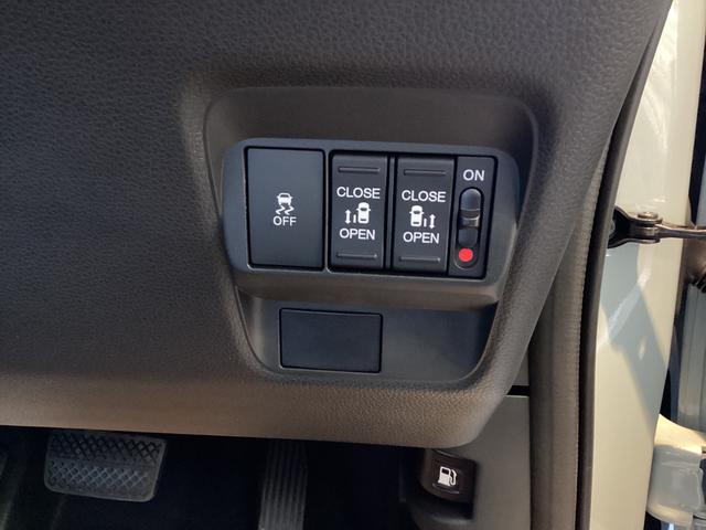 フリード エアー　ＥＸ　当店展示車　新車未登録　６人乗り　９インチホンダコネクトナビ　マルチビューカメラ　アダクティブドライビングビーム　後退出庫サポート　ブラインドスポットインフォメーション　シートヒーター　リアクーラー（12枚目）