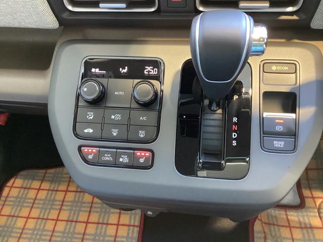 フリード エアー　ＥＸ　当店展示車　新車未登録　６人乗り　９インチホンダコネクトナビ　マルチビューカメラ　アダクティブドライビングビーム　後退出庫サポート　ブラインドスポットインフォメーション　シートヒーター　リアクーラー（14枚目）