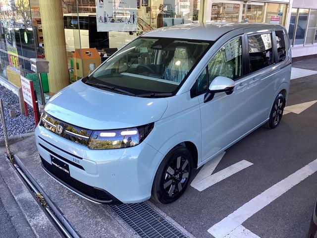 フリード エアー　ＥＸ　当店展示車　新車未登録　６人乗り　９インチホンダコネクトナビ　マルチビューカメラ　アダクティブドライビングビーム　後退出庫サポート　ブラインドスポットインフォメーション　シートヒーター　リアクーラー（27枚目）