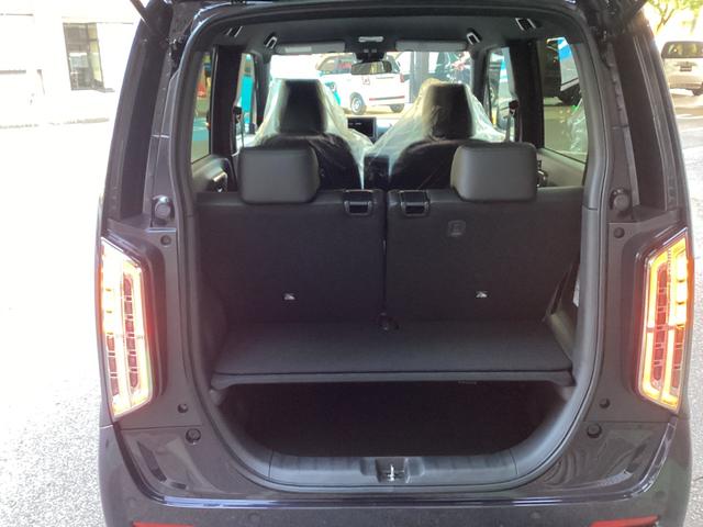 Ｎ－ＷＧＮカスタム Ｌ・ターボ　当店展示車　新車未登録　カスタムＬターボ　９灯式フルＬＥＤヘッドライト　電子制御パーキングブレーキ　オートブレーキホールド　急速充電対応ＵＳＢ　運転席＆助手席シートヒーター　本革巻きステアリング（22枚目）