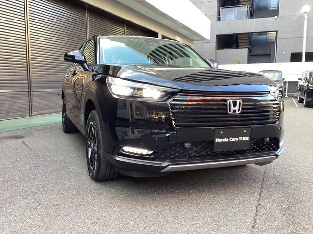 ヴェゼル ｅ：ＨＥＶ　Ｘ　当店展示車　新車未登録　８インチディスプレイオーディオ　フルＬＥＤヘッドライト　１６インチアルミホイール　電子制御パーキング　オートブレーキホールド　急速充電対応ＵＳＢ　本革巻きステアリングホイール（6枚目）