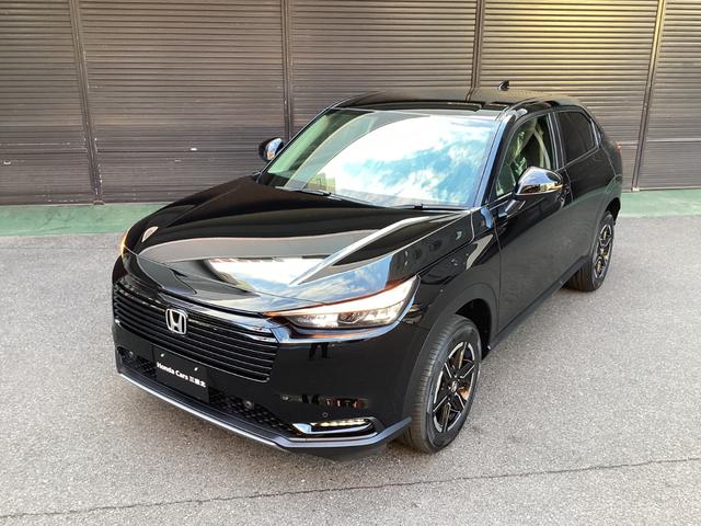 ヴェゼル ｅ：ＨＥＶ　Ｘ　当店展示車　新車未登録　８インチディスプレイオーディオ　フルＬＥＤヘッドライト　１６インチアルミホイール　電子制御パーキング　オートブレーキホールド　急速充電対応ＵＳＢ　本革巻きステアリングホイール（11枚目）