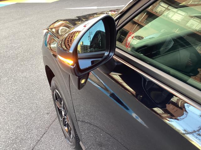 ヴェゼル ｅ：ＨＥＶ　Ｘ　当店展示車　新車未登録　８インチディスプレイオーディオ　フルＬＥＤヘッドライト　１６インチアルミホイール　電子制御パーキング　オートブレーキホールド　急速充電対応ＵＳＢ　本革巻きステアリングホイール（13枚目）