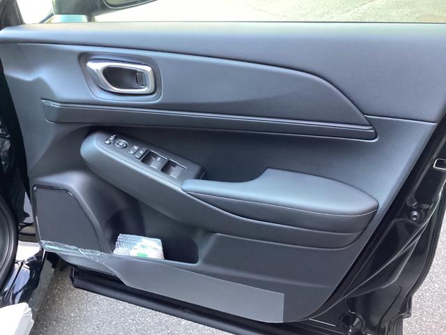 ヴェゼル ｅ：ＨＥＶ　Ｘ　当店展示車　新車未登録　８インチディスプレイオーディオ　フルＬＥＤヘッドライト　１６インチアルミホイール　電子制御パーキング　オートブレーキホールド　急速充電対応ＵＳＢ　本革巻きステアリングホイール（23枚目）