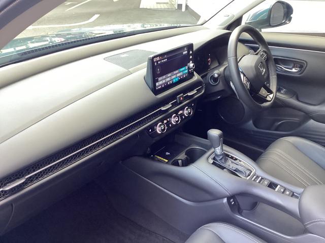 ＺＲ－Ｖ Ｚ　当店試乗車　ガソリン車　ＢＳＩ・後退出庫サポートレス車　ホンダコネクトディスプレー　ＥＴＣ２．０　マルチビューカメラ　ＢＯＳＥプレミアムサウンド　シートヒーター　ステアリングヒーター（14枚目）