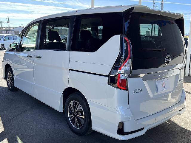 e-POWER ハイウェイスターV 登録済未使用車 ハンズフリー両側電動スライドドア セーフティパックA プロパイロット 全周囲カメラ 防水シート ブラインドスポットモニター デジタルインナーミラー サイドエアバッグ(16枚目)