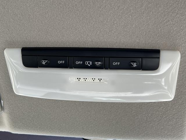 e-POWER ハイウェイスターV 登録済未使用車 ハンズフリー両側電動スライドドア セーフティパックA プロパイロット 全周囲カメラ 防水シート ブラインドスポットモニター デジタルインナーミラー サイドエアバッグ(42枚目)