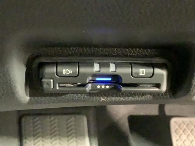 ヴェゼル e:HEV Z H SENSING 最長5年保証 ワンオ-ナ- ナビVXU-215VZi TV Rカメラ CD録音 BTオ-ディオ DVD ドラレコ ETC LEDライト VSA シ-トヒ-タ- クルコン アルミ(13枚目)
