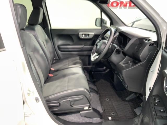 シートは厚めのクッションですのでゆったり座れますよ。