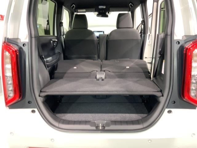 リアシートを倒すと、ラゲッジスペースを広くお使いいただけます！