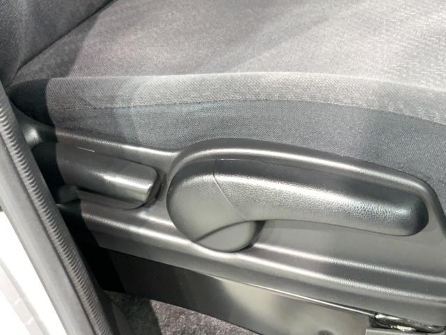 Ｎ－ＢＯＸカスタム Ｇ　いまコレ＋新品ナビ付　１年保証　ＨＩＤ　ＶＳＡ　スマ－トキ－　盗難防止装置　整備記録簿　ＡＡＣ　スペアキ－　ドアバイザ－　ベンチシ－ト　Ｗエアバッグ（16枚目）