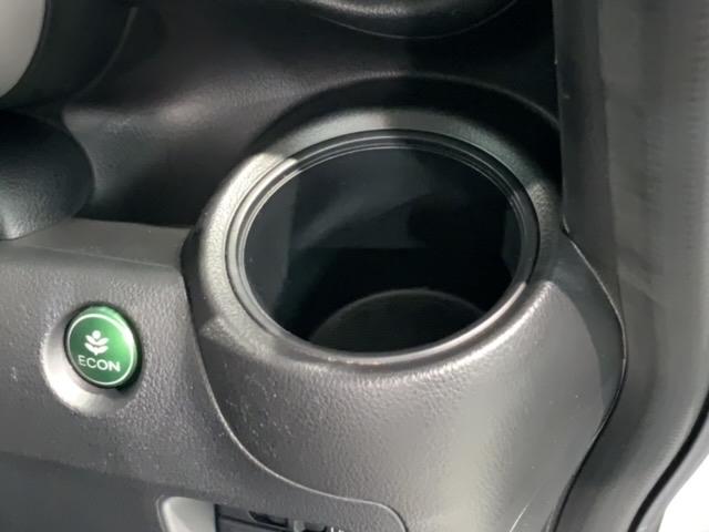 Ｎ－ＢＯＸカスタム Ｇ　いまコレ＋新品ナビ付　１年保証　ＨＩＤ　ＶＳＡ　スマ－トキ－　盗難防止装置　整備記録簿　ＡＡＣ　スペアキ－　ドアバイザ－　ベンチシ－ト　Ｗエアバッグ（31枚目）