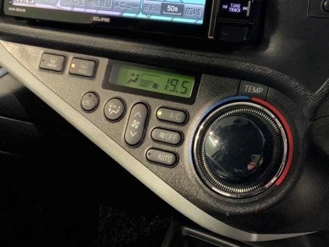 アクア Ｓ　１年保証　ナビ　ＴＶ　Ｒカメラ　ＤＶＤ　ドラレコ　ＥＴＣ　横滑り防止　ドアバイザー　スマートキー　盗難防止装置　整備記録簿　ＡＡＣ　Ｗエアバッグ（8枚目）