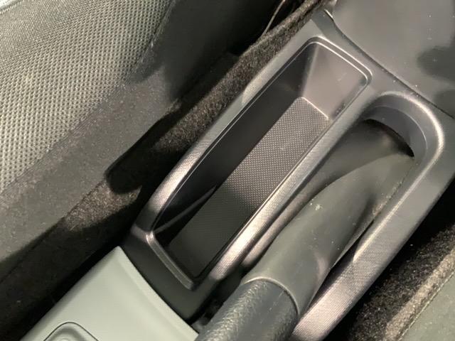 アクア Ｓ　１年保証　ナビ　ＴＶ　Ｒカメラ　ＤＶＤ　ドラレコ　ＥＴＣ　横滑り防止　ドアバイザー　スマートキー　盗難防止装置　整備記録簿　ＡＡＣ　Ｗエアバッグ（27枚目）