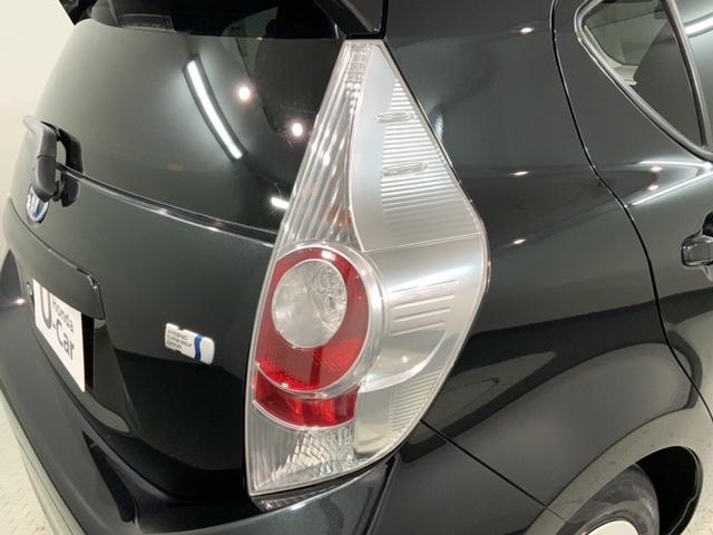 アクア Ｓ　１年保証　ナビ　ＴＶ　Ｒカメラ　ＤＶＤ　ドラレコ　ＥＴＣ　横滑り防止　ドアバイザー　スマートキー　盗難防止装置　整備記録簿　ＡＡＣ　Ｗエアバッグ（45枚目）