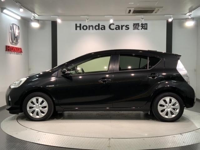 アクア Ｓ　１年保証　ナビ　ＴＶ　Ｒカメラ　ＤＶＤ　ドラレコ　ＥＴＣ　横滑り防止　ドアバイザー　スマートキー　盗難防止装置　整備記録簿　ＡＡＣ　Ｗエアバッグ（47枚目）