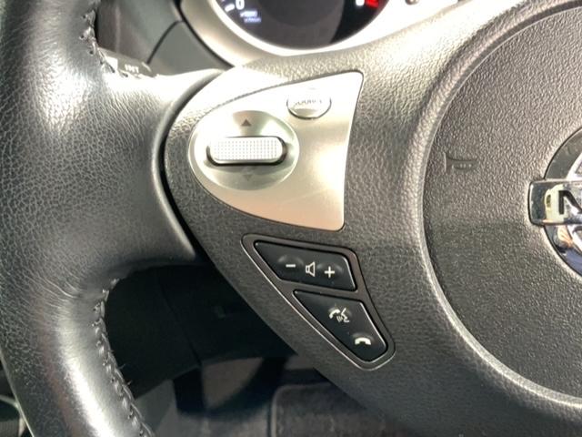 ジューク １５ＲＸ　Ｖセレクション　ワンオ－ナ－　１年保証　純正ナビ　ＴＶ　Ｒカメラ　ＢＴオ－ディオ　衝突軽減Ｂ　ＥＴＣ　ＬＥＤライト　横滑り防止　アルミ　スマ－トキ－　盗難防止装置　整備記録簿　ＡＡＣ　スペアキ－　Ｗエアバッグ（9枚目）