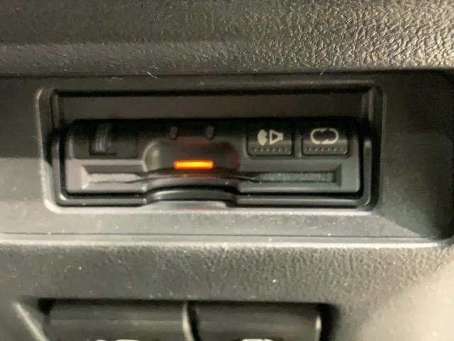 ジューク １５ＲＸ　Ｖセレクション　ワンオ－ナ－　１年保証　純正ナビ　ＴＶ　Ｒカメラ　ＢＴオ－ディオ　衝突軽減Ｂ　ＥＴＣ　ＬＥＤライト　横滑り防止　アルミ　スマ－トキ－　盗難防止装置　整備記録簿　ＡＡＣ　スペアキ－　Ｗエアバッグ（11枚目）