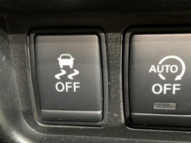 ジューク １５ＲＸ　Ｖセレクション　ワンオ－ナ－　１年保証　純正ナビ　ＴＶ　Ｒカメラ　ＢＴオ－ディオ　衝突軽減Ｂ　ＥＴＣ　ＬＥＤライト　横滑り防止　アルミ　スマ－トキ－　盗難防止装置　整備記録簿　ＡＡＣ　スペアキ－　Ｗエアバッグ（12枚目）