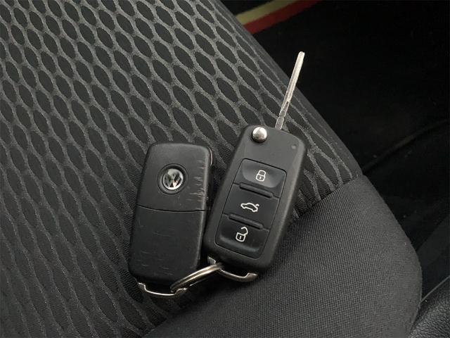 TSIトレンドライン 車検整備2年付 純正ナビ TV ETC 純正アルミ キーレス ドアバイザー トノカバー ユーザー買取車 カラードドアミラー プライバシーガラス DSG対策済(31枚目)