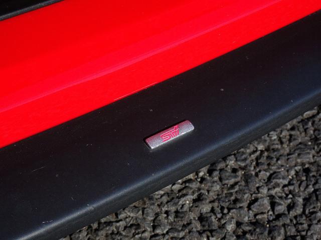 STI スポーツ 車検整備付き/禁煙車/パワークラフトマフラー/社外18インチアルミ/HKS車高調/社外テールユニット/社外ステアリング/TOM’Sフェンダーパーツ/ブレンボブレーキ/社外バックフォグ/バックカメラ(9枚目)