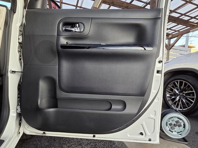 ムーヴキャンバス Ｇブラックインテリアリミテッド　ＳＡＩＩＩ　衝突被害軽減ブレーキ（ＳＡ３）　両側電動ドア　全方位カメラ　社外ナビ　ワンセグＴＶ　ドラレコ　ＥＴＣ　オートハイビーム　プッシュスタート　スペアキー（31枚目）