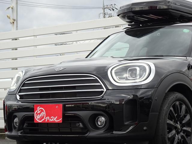 ＭＩＮＩ クーパーＤ　クロスオーバー　前席シートヒーター　前席パワーシート　１８インチアルミ　ヘッドアップディスプレイ　革シート　マルチディスプレイメーター　パワーバックドア　バックカメラ　インテリジェントセイフティ　クルーズコントロール（4枚目）